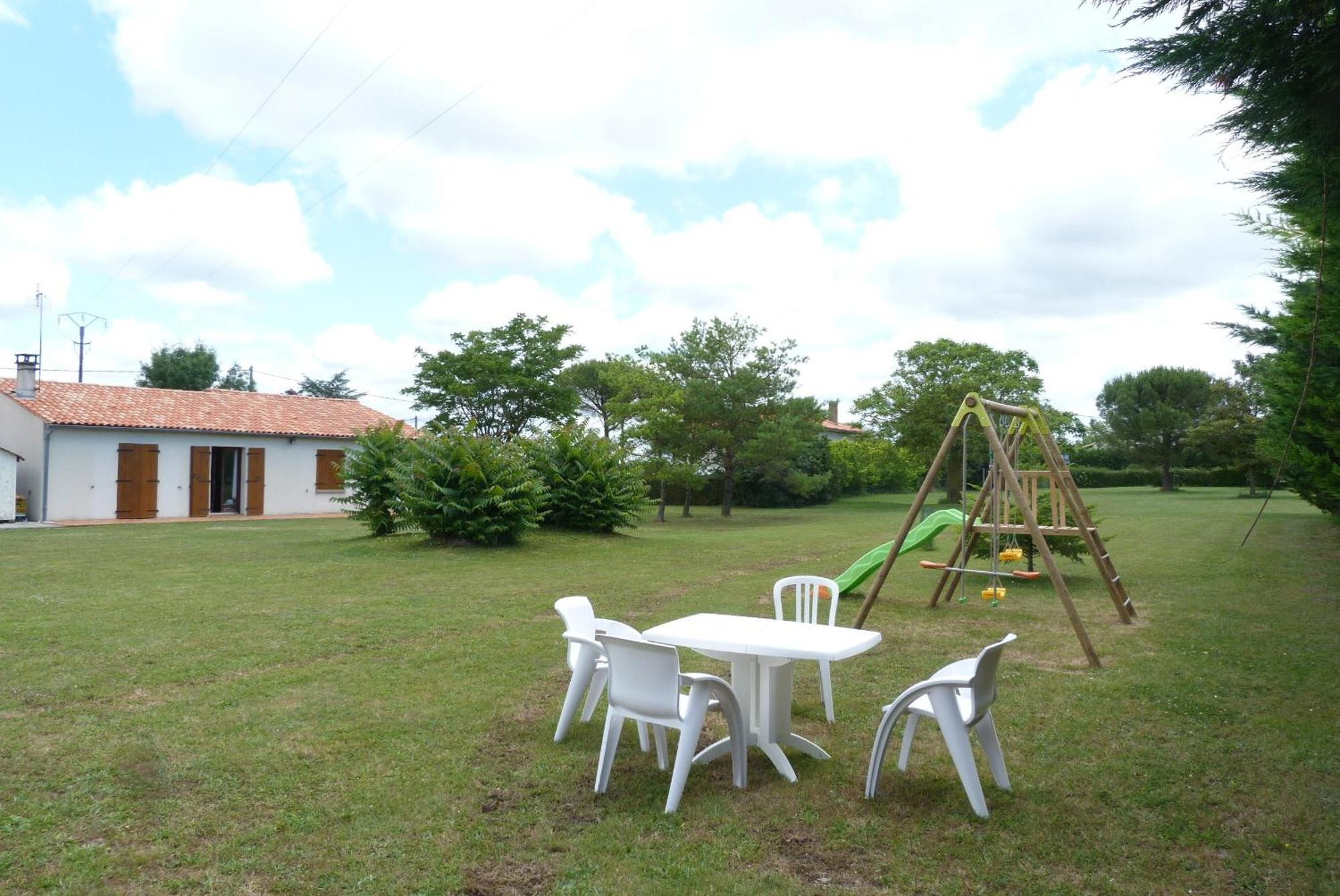 Chambre D'Hotes Les 3 Moulins Cozes Exterior photo